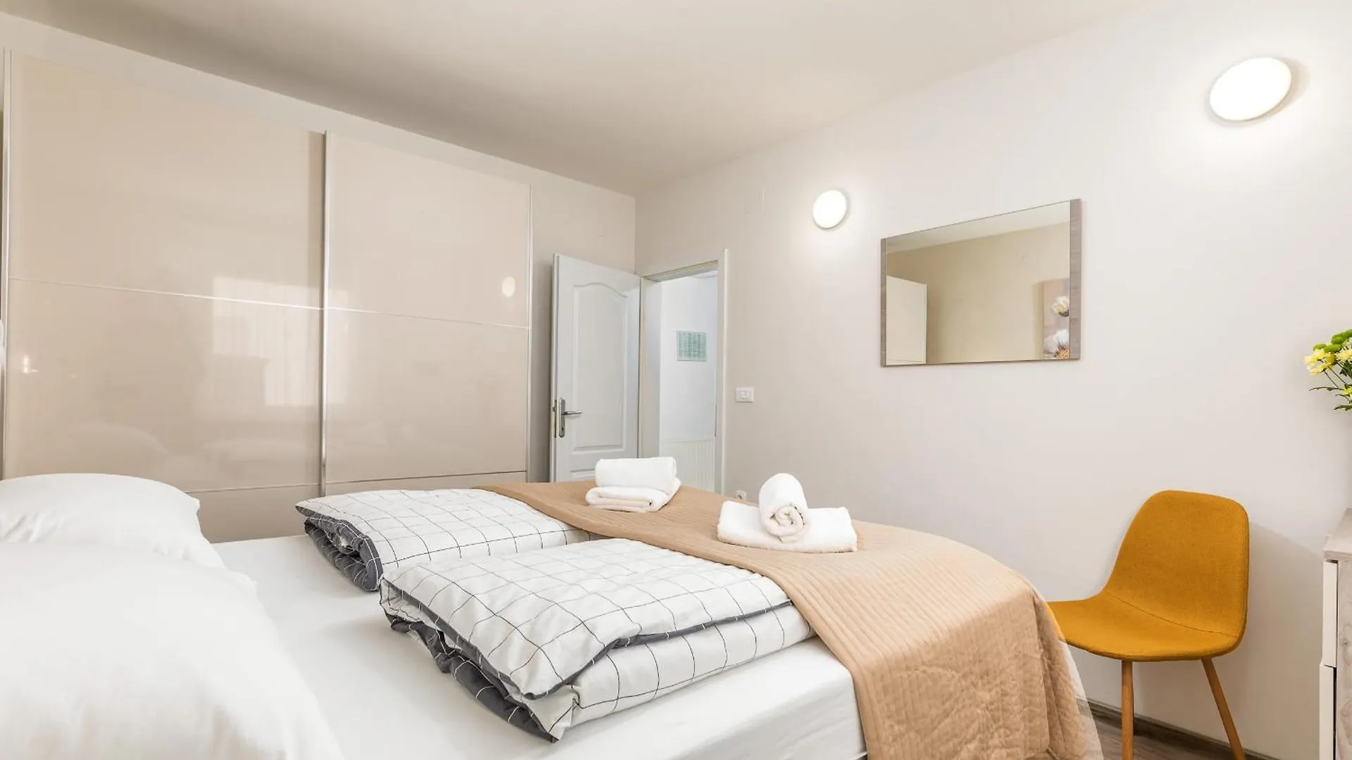 Apartments Ana-Maria Fazana 0*,